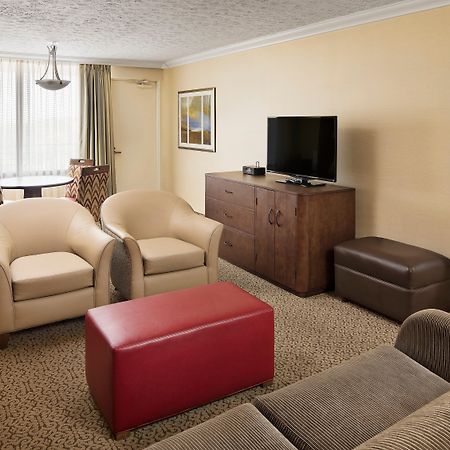 Crowne Plaza Louisville Airport Expo Ctr By Ihg Eksteriør bilde